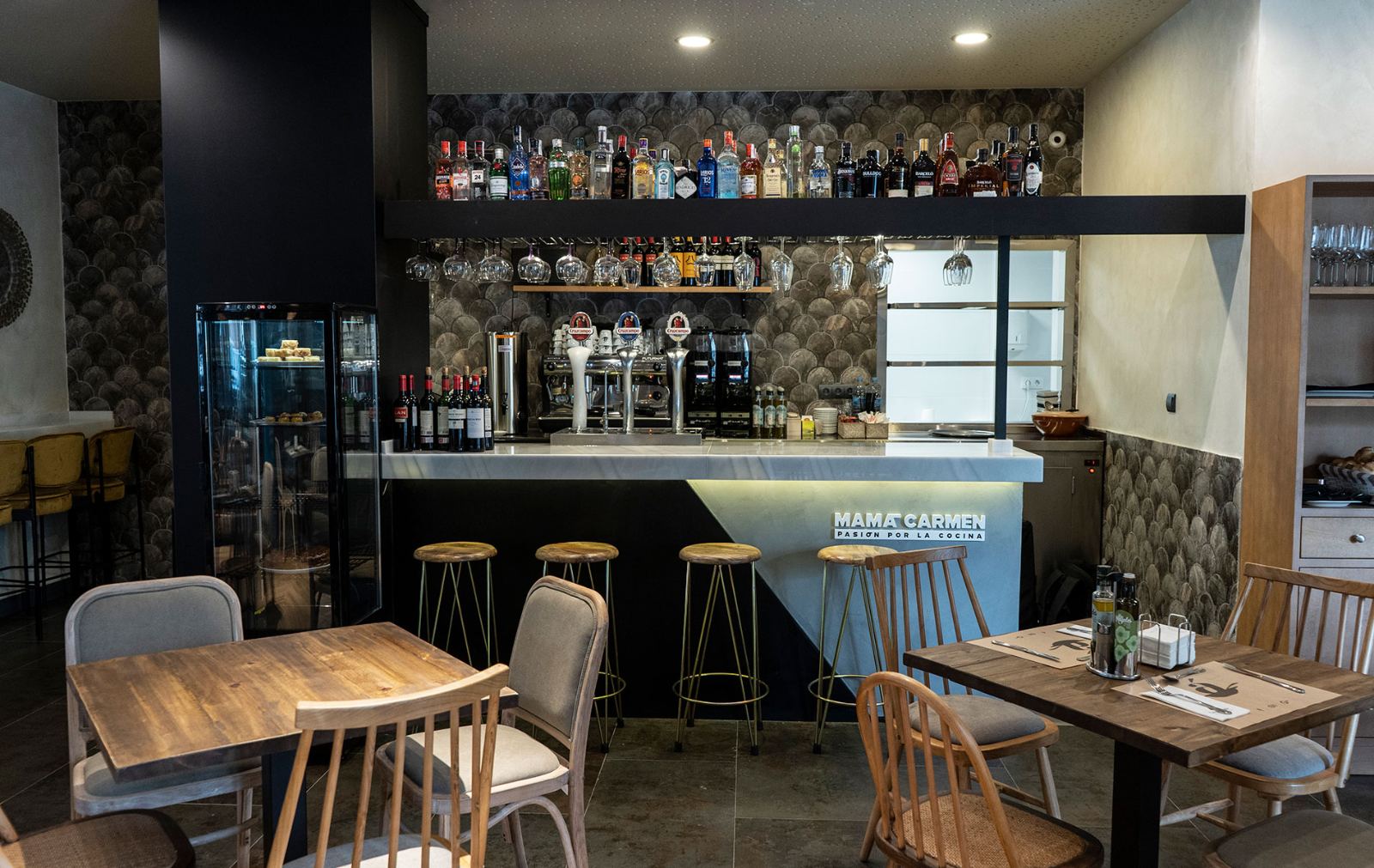 Barra del restaurante Mamá Carmen en Sevilla